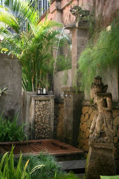 Artistic Outdoor Shower