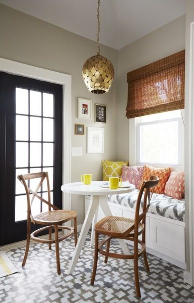 Small And Cozy Breakfast Nook