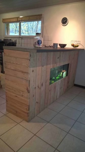 pallet bar with integrated aquarium 5.1