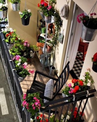 37 Lovely And Cozy Small Balcony Ideas - Small House Decor