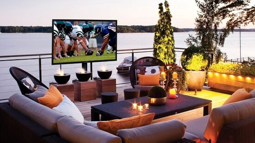 outdoor tv for balcony ideas