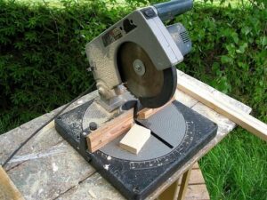 How to Select a Miter Saw