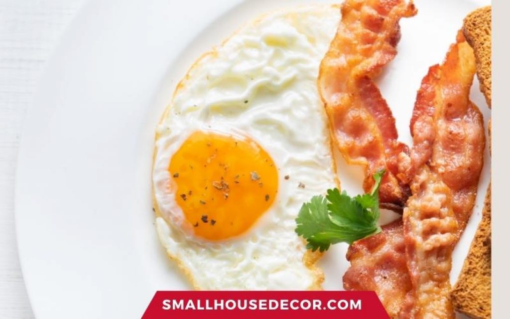 Bacon and Eggs - Traditional American Breakfast Ideas