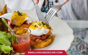 Eggs Benedict - Traditional American Breakfast Ideas