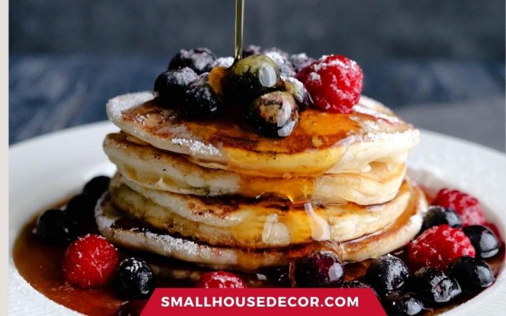Pancakes and Maple Syrup - Sweet American Breakfast Ideas