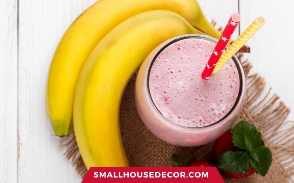 Strawberry Banana Smoothie - Healthy American Breakfast Ideas
