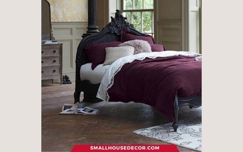 Taupe and Burgundy - Colors That Go Well with Burgundy