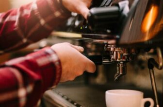 3 Easy Steps to Clean your Coffee Maker 