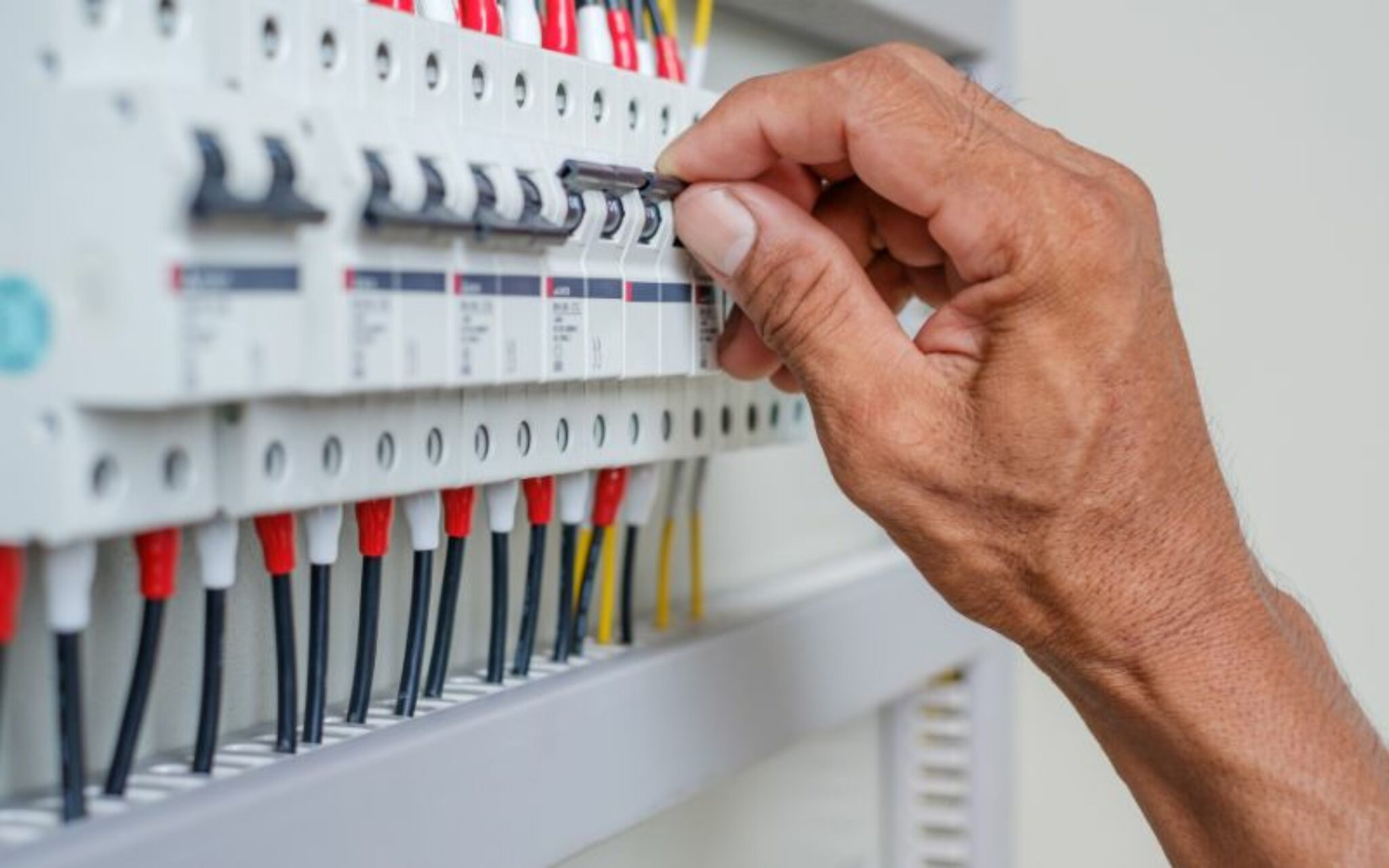 Say "Yes" to These 5 Circuit Breaker Tips Small House Decor