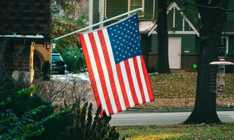 Why Invest in High-Quality Outdoor American Flags