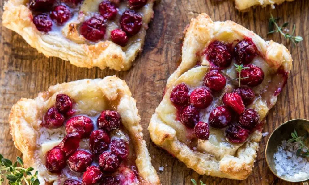 Cranberry Brie Pastry Tarts - Simple and Crowd-Pleasing Holiday Party Appetizers