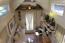 Smart and Impressive Tiny Hall House Built